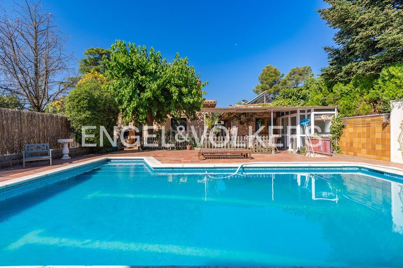 Foto ef0bbba0-91a9-4ee5-9a47-7994e4934e88. Casa amb calefacció aparcament piscina a Collbató