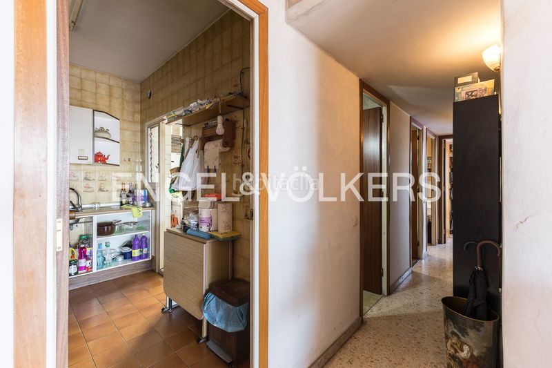 Foto c2f78a46-1b37-41e9-ac3b-10e87385d999. Àtic amb calefacció a Baix Guinardó Barcelona