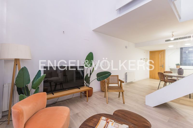 Foto e977a4a5-a3c3-43e9-a9e4-e91945d17087. Dúplex amb calefacció aparcament piscina a Putget - Farró Barcelona