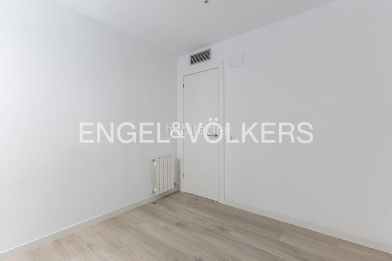Foto ecd3eed4-cc30-4073-9c14-f0e39aa957dc. Dúplex amb calefacció aparcament piscina a Putget - Farró Barcelona