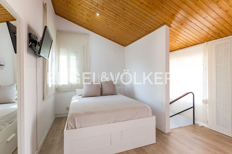 Foto 987bb91d-51a0-45a0-9f09-8708641b78b9. Casa amb calefacció aparcament piscina a Gava Mar Gavà