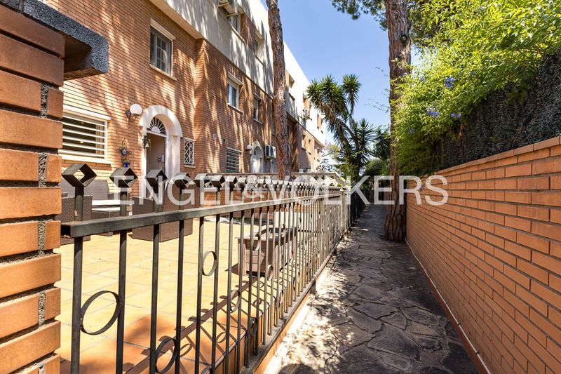 Foto 9c402e62-54a8-4842-ba5c-f83a74c7aec5. Casa amb calefacció aparcament piscina a Gava Mar Gavà