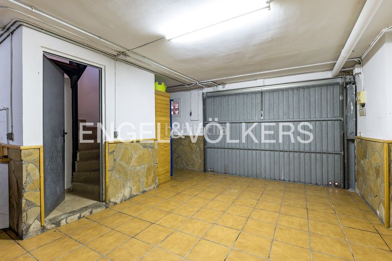 Foto d66fa783-12b0-48e4-b8bd-2684280e0f71. Casa amb calefacció aparcament piscina a Gava Mar Gavà