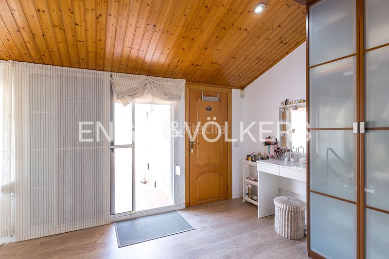 Foto df1febe9-f202-4c8a-a321-84bee1dbd083. Casa amb calefacció aparcament piscina a Gava Mar Gavà