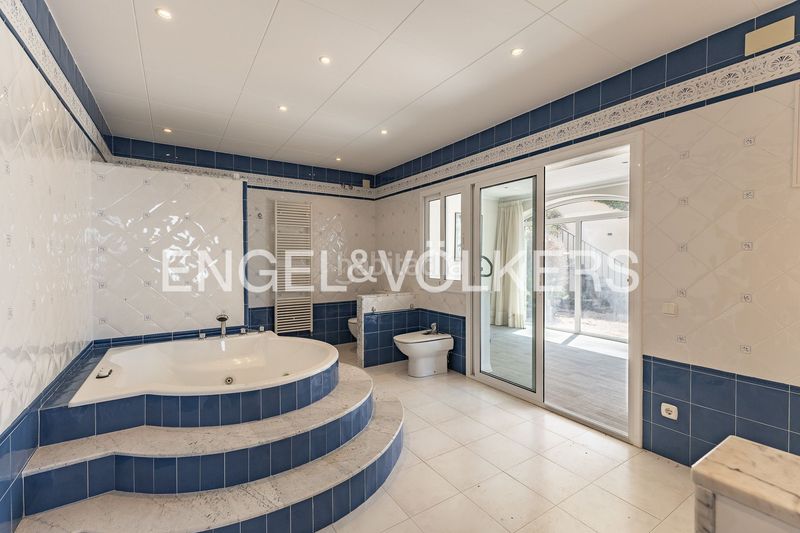 Foto b99e829d-0741-49d6-b8b5-a6c763e0a102. Casa amb calefacció aparcament a Cabrils