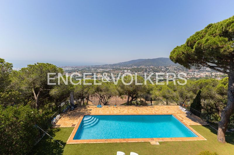 Foto c63e922a-9005-4d6d-9daf-b48c3e9b8ede. Casa amb calefacció aparcament a Cabrils
