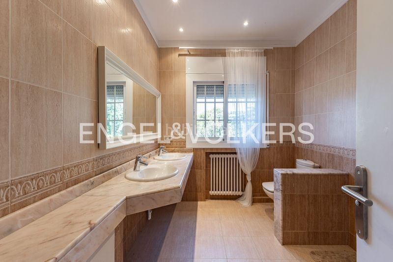 Foto c8f7ae02-9d76-4079-b721-b75631d7a384. Casa amb calefacció aparcament a Cabrils