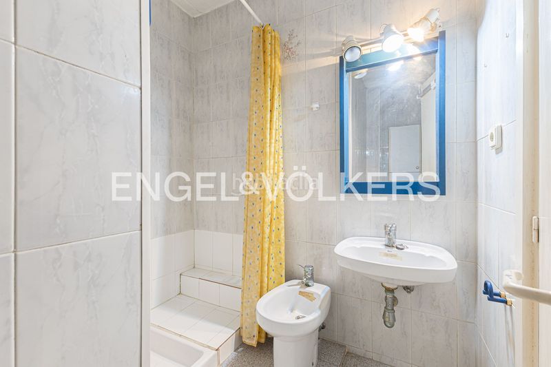 Foto b2c83332-c210-43e1-99ef-6034039e1ac9. Pis amb calefacció a Sants Barcelona