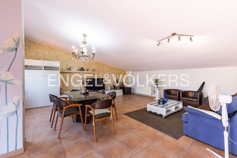 Foto d98f4596-af4f-476a-be0b-85303f149e85. Casa amb calefacció aparcament a Urbanitzacions Argentona