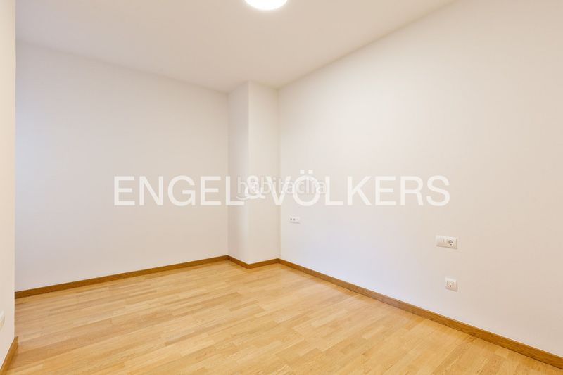 Foto 535a82a8-a235-4315-a0fb-f2a6b1becccb. Pis amb calefacció aparcament a Poblenou Barcelona