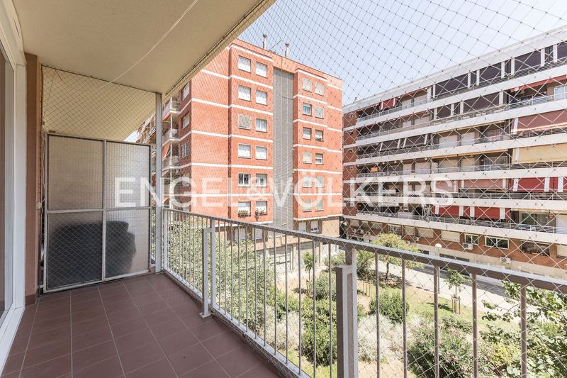 Foto e7df2a57-3f79-4fdc-80ca-46a63411ffa0. Pis amb calefacció a Barri de les Corts Barcelona