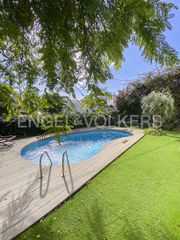 Miete Reihenhaus in Vallpineda-Santa Bàrbara. Magnifica casa pareada en vallpineda