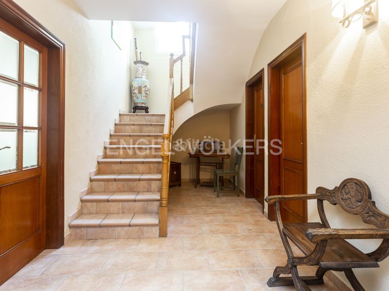 Foto 28b14833-41f5-4fa4-b5dc-fb7ff482e5d9. Casa amb calefacció aparcament piscina a Pallejà