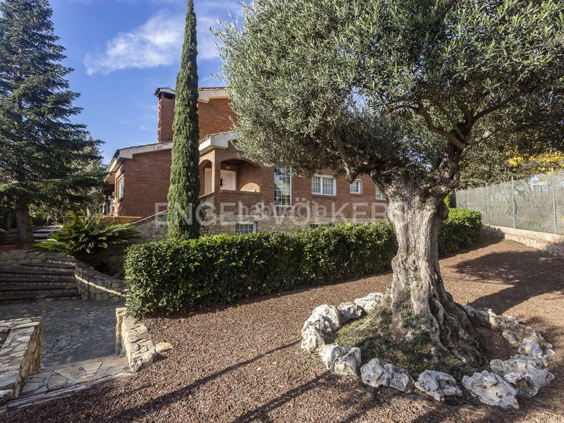 Foto 79cdf356-da8e-4cd0-95c5-42b4ce998a22. Casa amb calefacció aparcament piscina a Pallejà