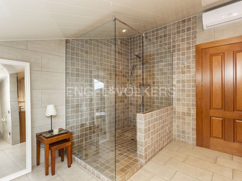 Foto 8629787d-2c3c-4eb4-8c7e-0d5e0db33630. Casa amb calefacció aparcament piscina a Pallejà