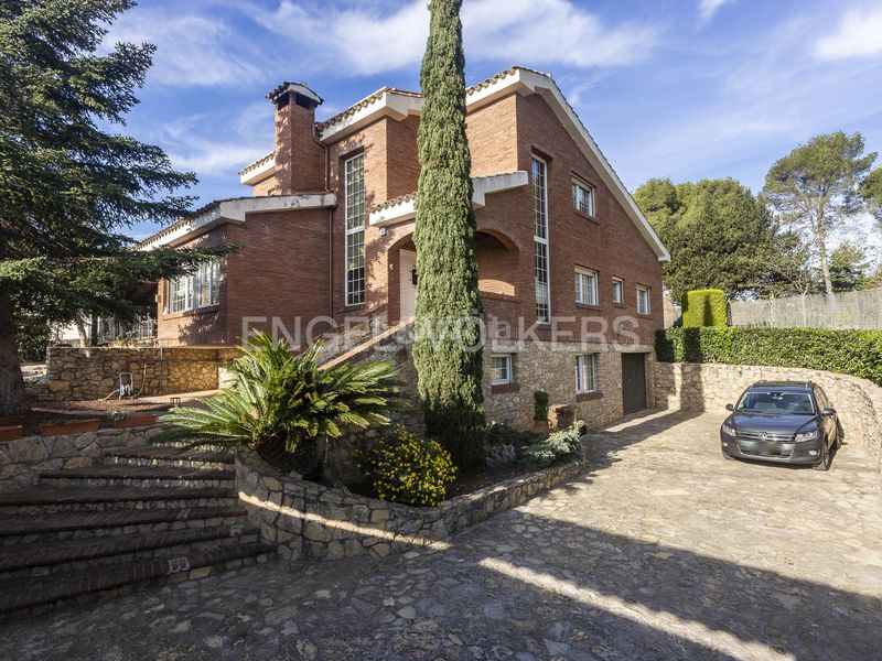 Foto a4f88ec9-66b3-412d-9446-c57e4ed7175d. Casa amb calefacció aparcament piscina a Pallejà