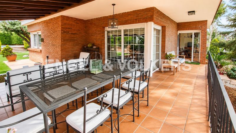 Foto cf394f44-9678-4adf-8441-155049e4f624. Casa amb calefacció aparcament piscina a Pallejà
