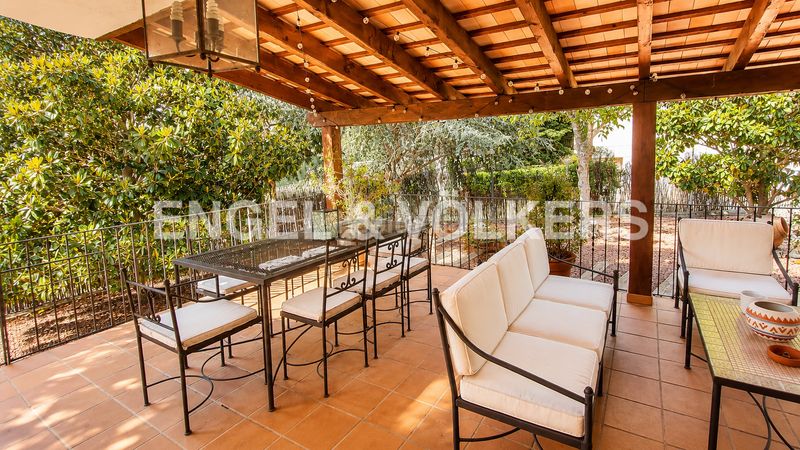 Foto d186dd88-06d2-4785-8db6-b741dcc44674. Casa amb calefacció aparcament piscina a Pallejà