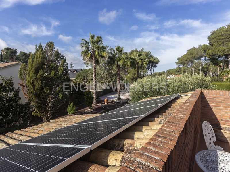 Foto e9b84f2b-6f00-4768-bddc-00f342f0432a. Casa amb calefacció aparcament piscina a Pallejà
