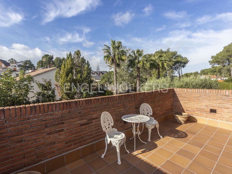 Foto f4247c61-51fe-483c-b4d5-f9f755b4b7e0. Casa amb calefacció aparcament piscina a Pallejà