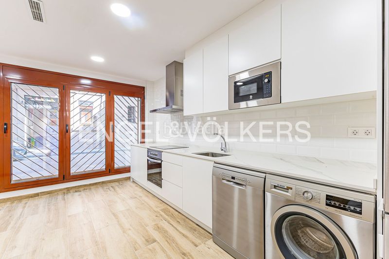 Foto d5305f36-201a-401c-8885-7366de7c80e7. Pis amb calefacció a Sants Barcelona