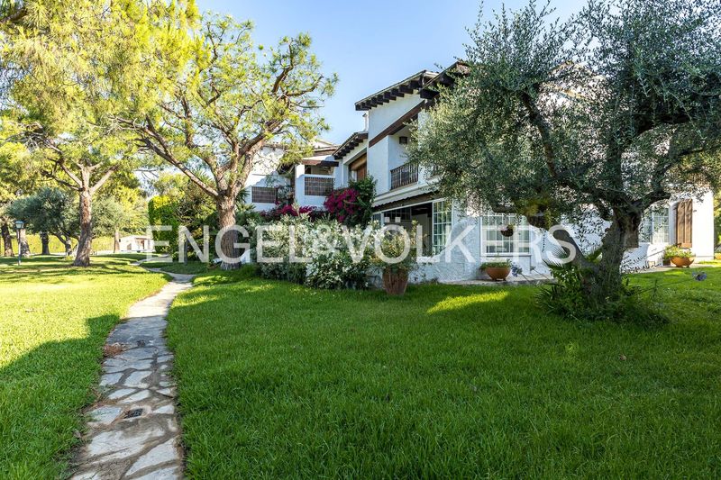 Foto f32fa948-952a-4cdb-8790-a809f49bb032. Casa fantastica casa en urbanización exclusiva en Calafell