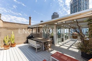 Rent Penthouse in La Vila Olímpica del Poblenou. Temporal atico duplex 360 graus con vistas al mar y a la montaña