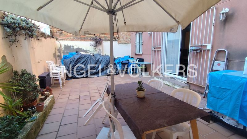 Foto 04cbce18-2cad-4578-870c-ba06110904e9. Planta baixa amb calefacció a Guinardó Barcelona