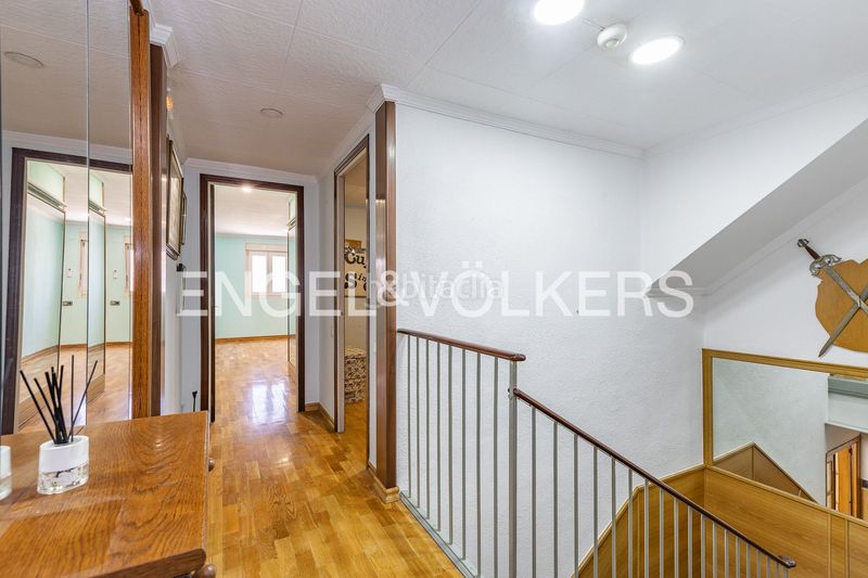 Foto 015e5ad2-b772-41f6-af99-ab83aa0eeab7. Casa adossada amb calefacció aparcament a Segle XX Terrassa