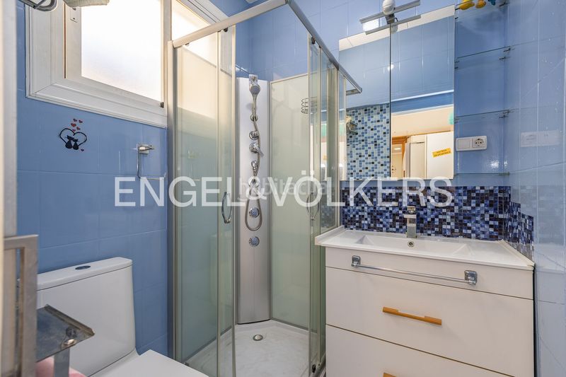 Foto 49289420-49fa-414d-99ce-2914b044c726. Casa adossada amb calefacció aparcament a Segle XX Terrassa