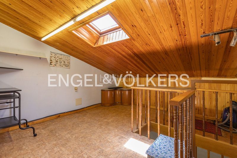 Foto 56e4b7d0-d283-4426-943c-10dedbd7d408. Casa adossada amb calefacció aparcament a Segle XX Terrassa