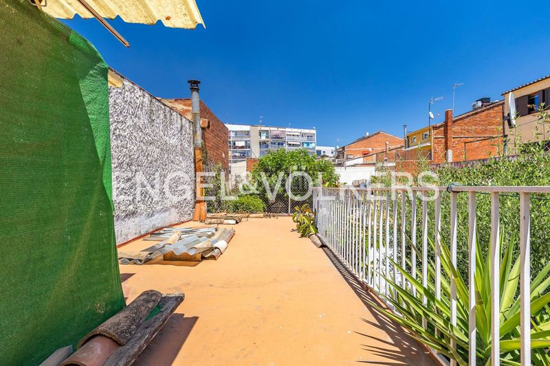 Foto d8814462-9797-4a8d-a68a-4788dd3ceff1. Casa adossada amb calefacció aparcament a Segle XX Terrassa
