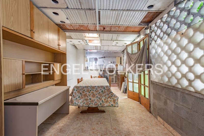 Foto f8a91112-636c-452c-aefc-0e74ddeaf7ad. Casa adossada amb calefacció aparcament a Segle XX Terrassa
