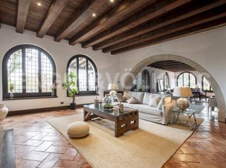 Chalet in Montmar. Espectacular villa con magníficas vistas castelldefels