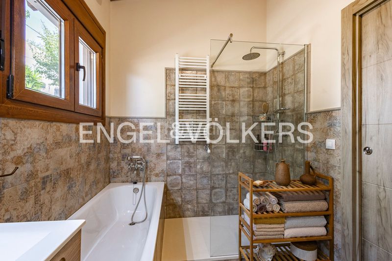 Foto 086691b5-30ce-4510-9e78-c3d3d9b1b8d6. Casa amb calefacció aparcament piscina a Vilanova del Vallès
