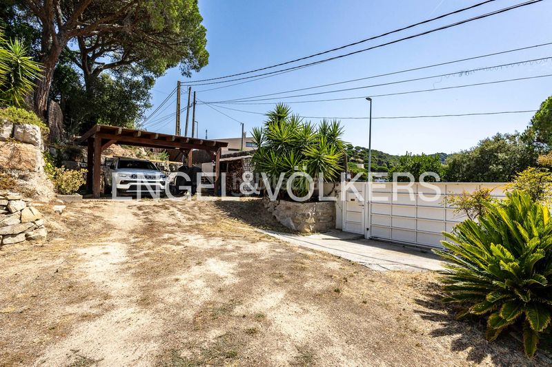 Foto 48dd854e-e9a6-4000-8f54-6b56dcb3ba79. Casa amb calefacció aparcament piscina a Vilanova del Vallès