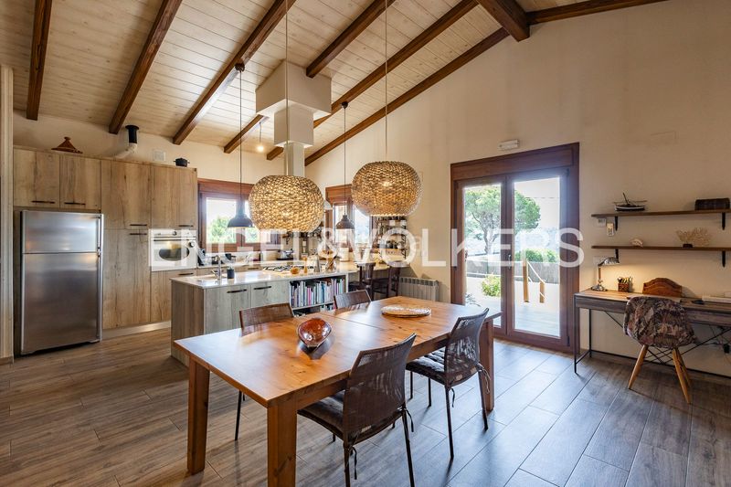 Foto 7a9e02f0-8202-43b0-9178-d6d1ce853b7a. Casa amb calefacció aparcament piscina a Vilanova del Vallès