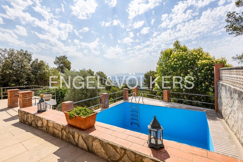 Foto 932d2699-c5bd-4cf3-9422-eb79587be837. Casa amb calefacció piscina a Mediona