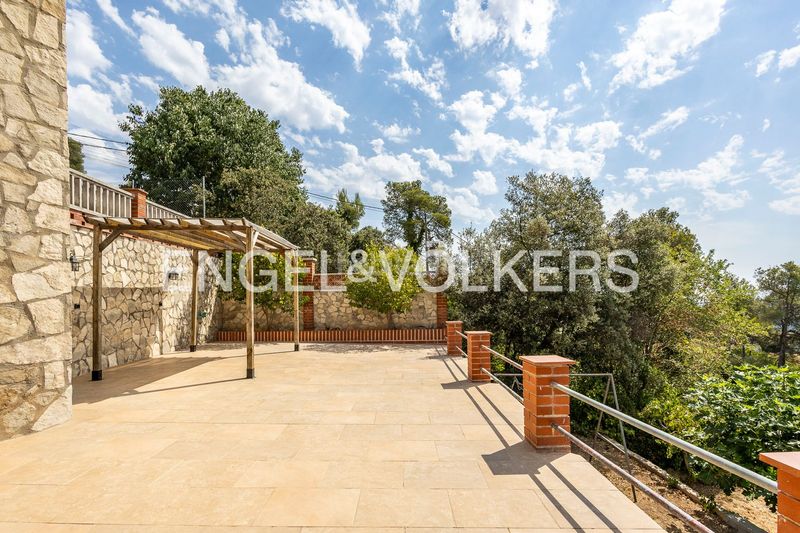 Foto b0d76e27-7296-4076-a2dd-88e1ff3afda6. Casa amb calefacció piscina a Mediona
