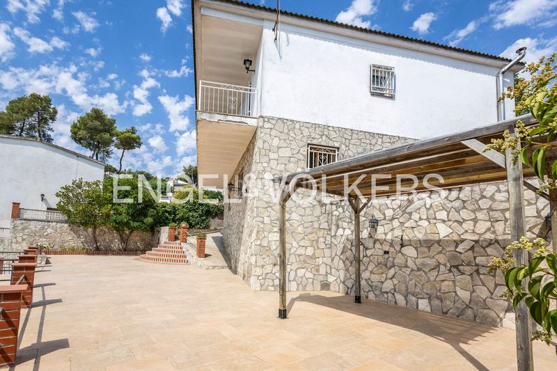 Foto c2130a05-a7b1-44f0-9c28-41bb97564cb8. Casa amb calefacció piscina a Mediona
