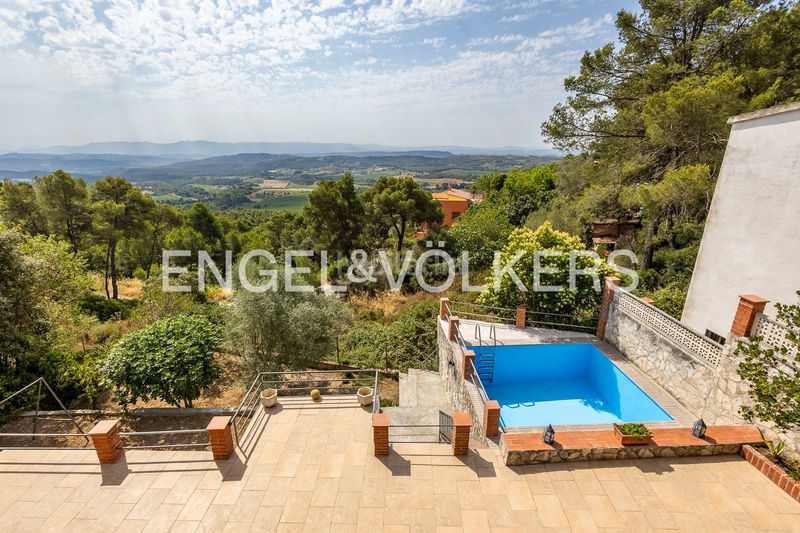 Foto e1469ade-7571-49ac-884a-6bd60f9efd09. Casa amb calefacció piscina a Mediona