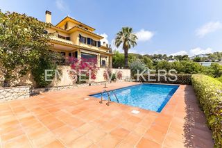 Casa a Can Girona - Terramar - Vinyet. Villa excepcional con las mejores vistas en can girona, sitges