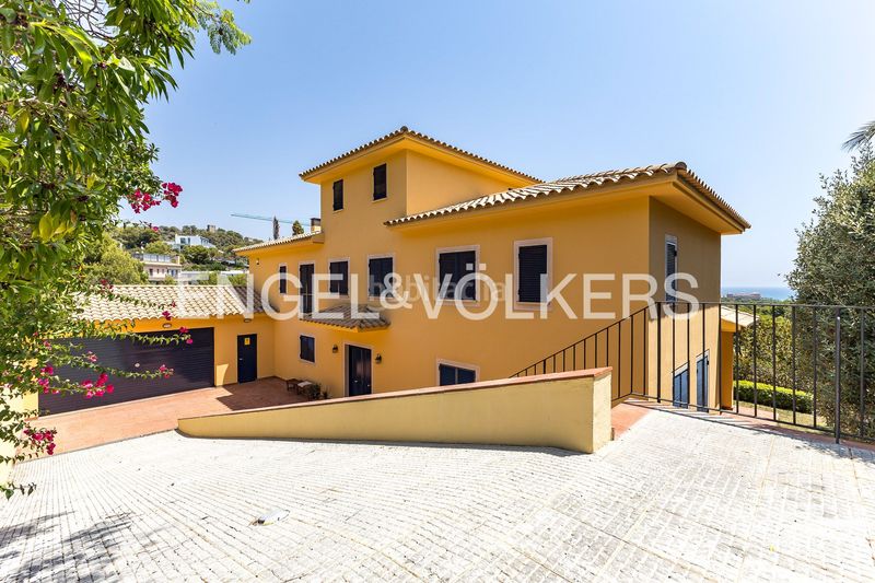 Foto 574d6af2-7afa-4ca3-83a9-c960e35c5bb2. Casa amb calefacció aparcament piscina a Can Girona - Terramar - Vinyet Sitges