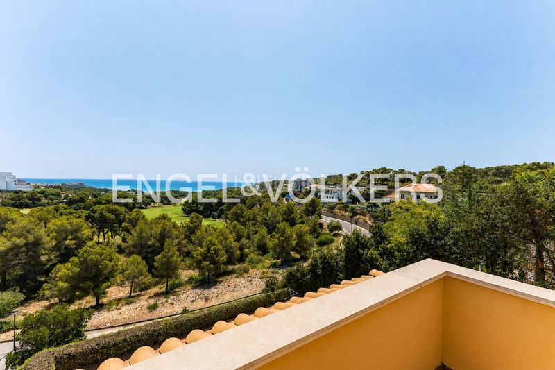 Foto 71dbe743-51cf-4fae-b542-42a9e10ce484. Casa amb calefacció aparcament piscina a Can Girona - Terramar - Vinyet Sitges