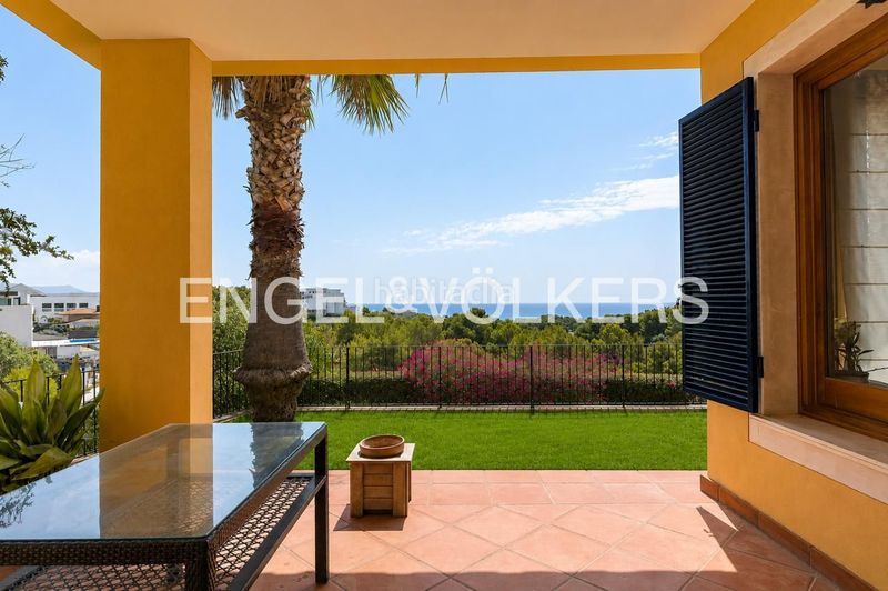 Foto 7483885c-3024-4021-a945-23bfed5346c9. Casa amb calefacció aparcament piscina a Can Girona - Terramar - Vinyet Sitges
