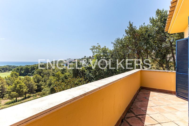 Foto e9815d25-58c5-4178-aab6-1eb9e8d0d782. Casa amb calefacció aparcament piscina a Can Girona - Terramar - Vinyet Sitges