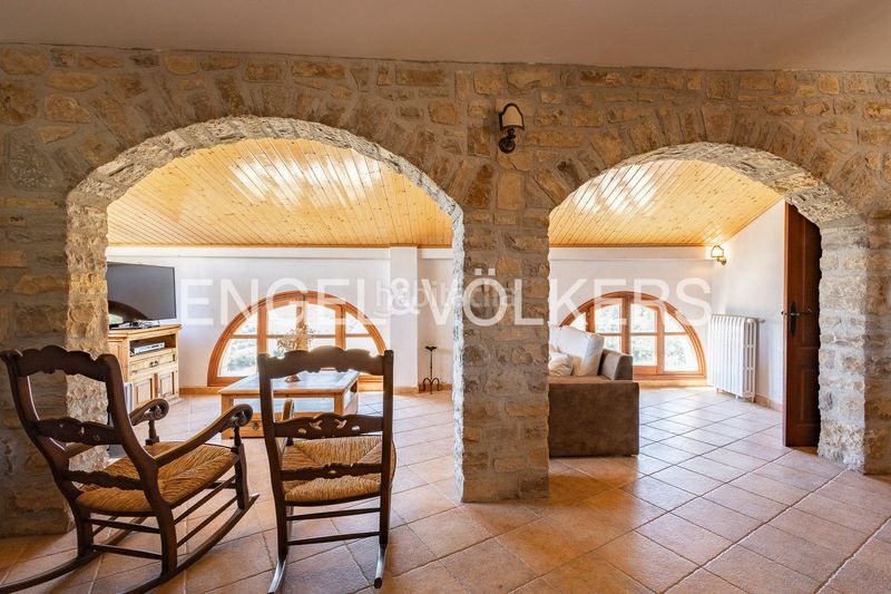 Foto 0cc17bce-bd5c-4bd6-af7c-42a10eff080a. Casa amb calefacció aparcament piscina a Calonge de Segarra