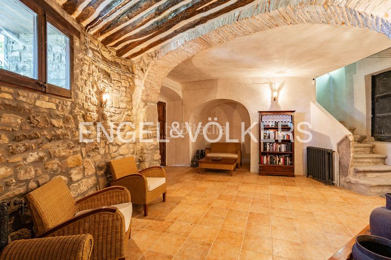 Foto 478aa8f2-a825-453b-a6c0-cd92643caab0. Casa amb calefacció aparcament piscina a Calonge de Segarra