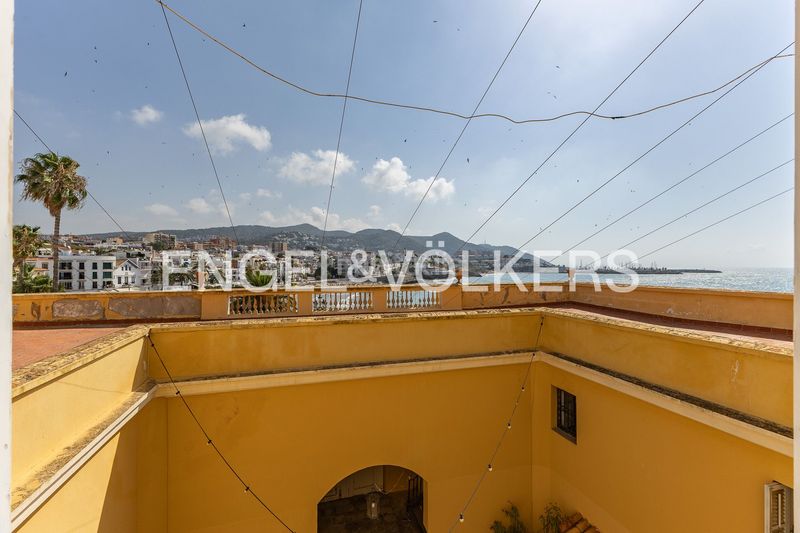 Foto a04c82d5-8643-4309-bd94-c5a389f7c4d7. Xalet amb calefacció aparcament a Centre Sitges