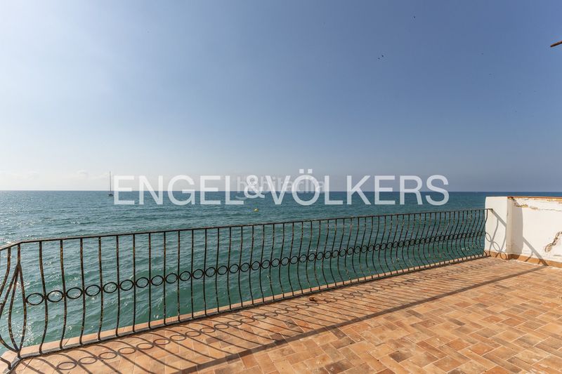 Foto c29982fe-3b91-4262-9fdb-8e366b9d17d7. Xalet amb calefacció aparcament a Centre Sitges
